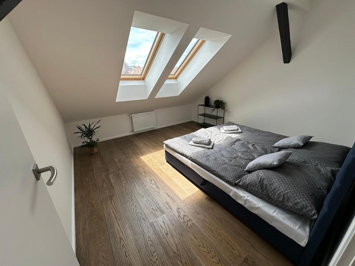 Loft Apartments Praha Bagian luar foto